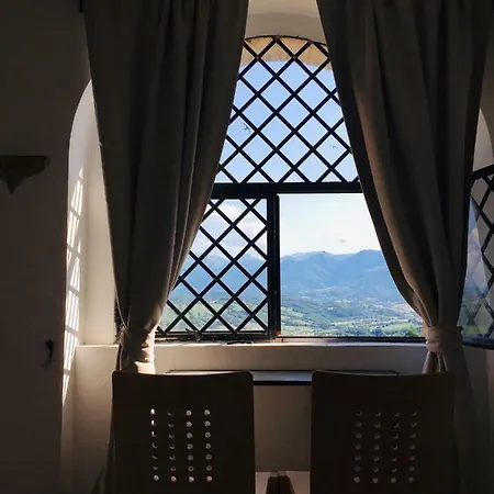 Est 招待所 San Ginesio